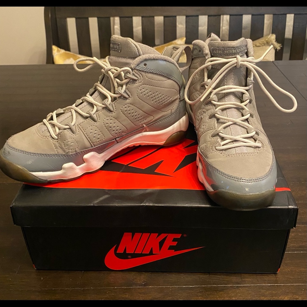 Air Jordan 9 Retro GS “ cool grey” sneaker big kids size 4.5 womens 6.5/7